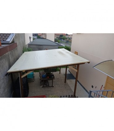 Telo in PVC da 650 gr/mq rinforzato e occhiellato su misura